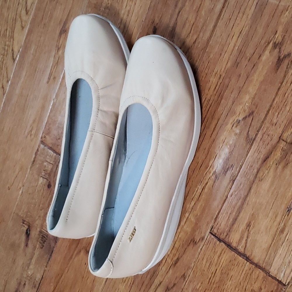 MBT Harper 700981 light pink shoes